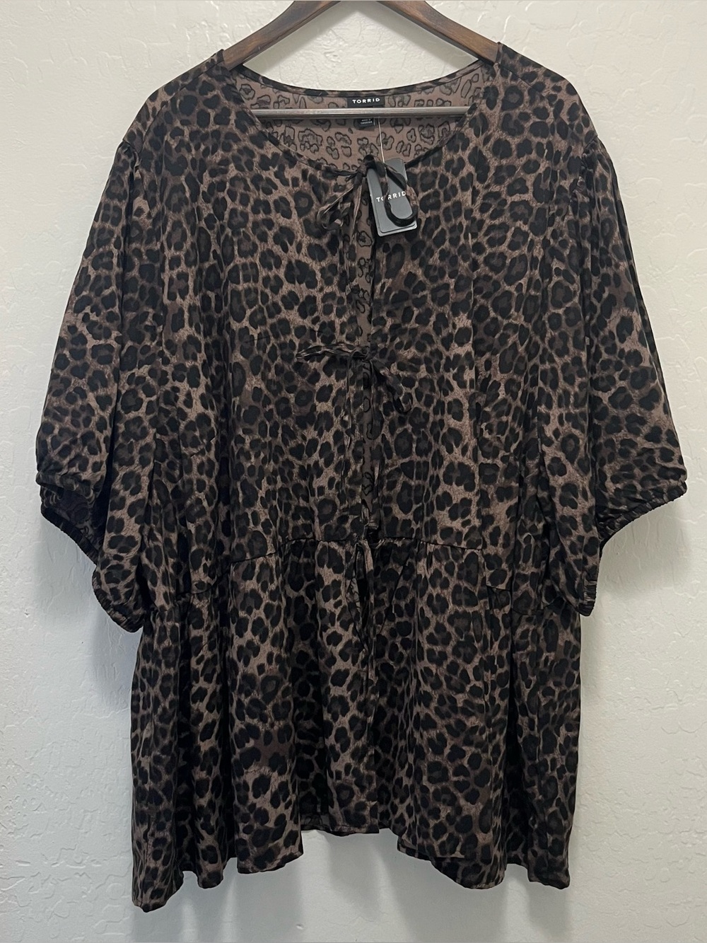 Torrid Leopard Print Babydoll Top Tie Front Short Sleeve NWT Size 6X Plus